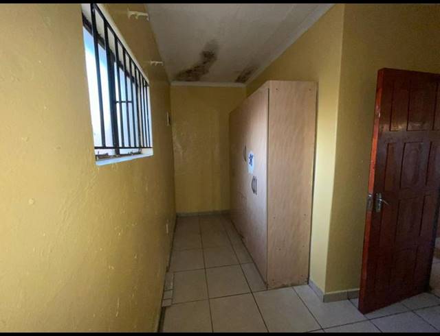 2 BEDROOM PROPERTY TO RENT IN LENASIA EXT 2